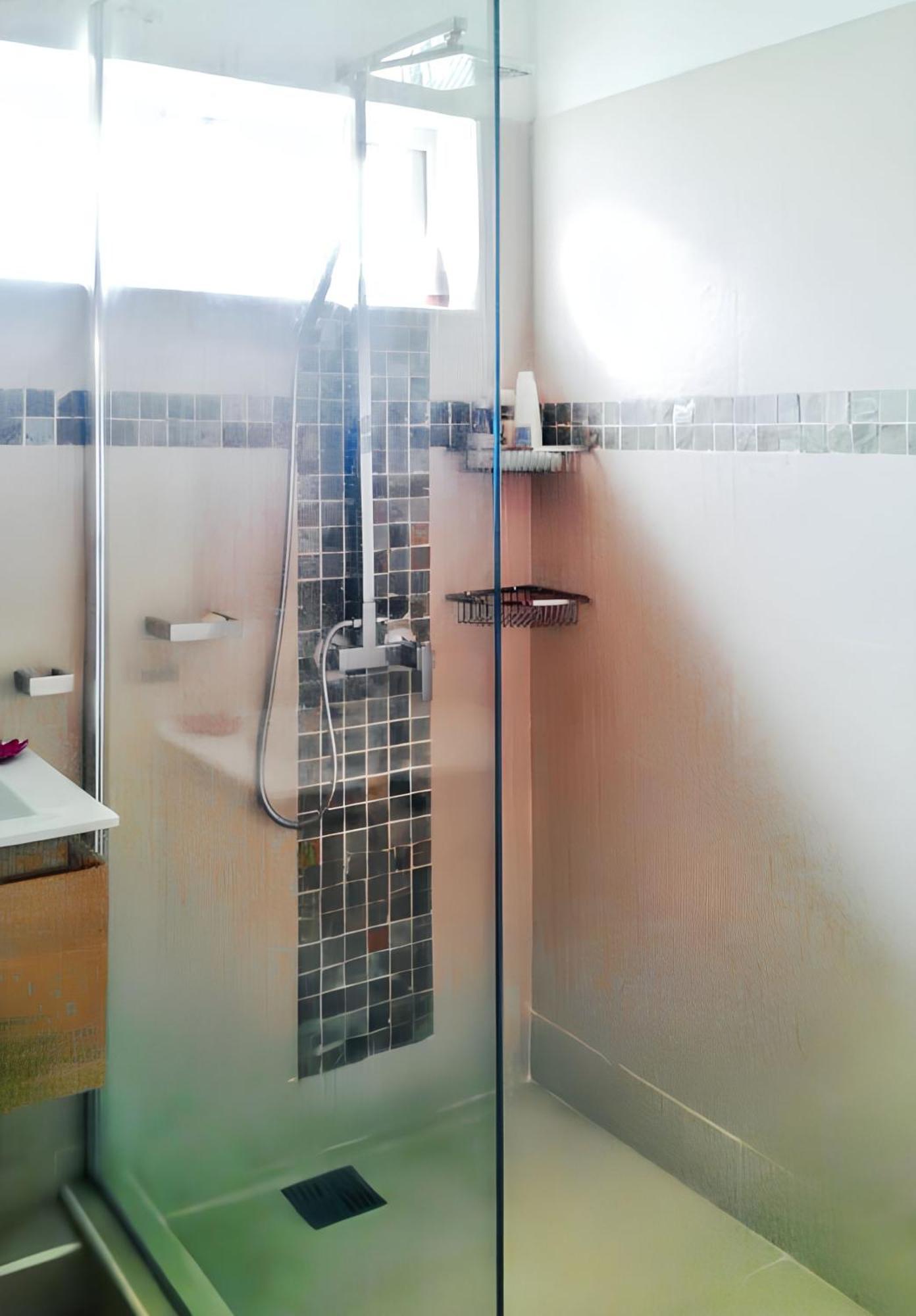 Spacious House In Flic En Flac With Shared Pool 外观 照片